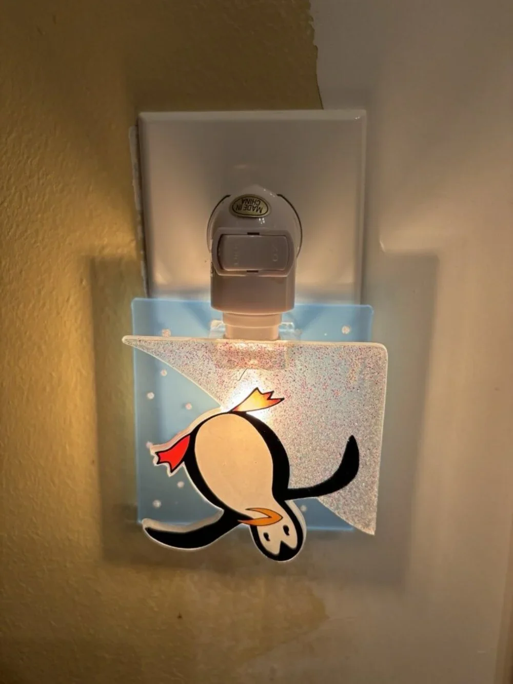 Penguin Sliding on Ice Night Light Glitter Acrylic Child Kid Bedroom Novelty